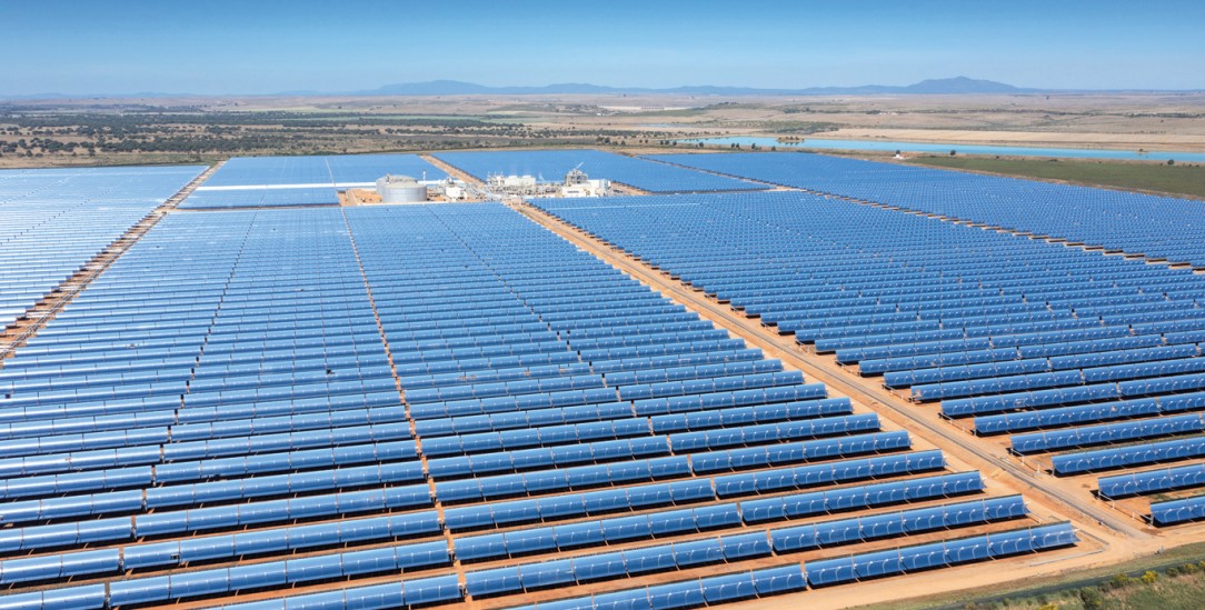 Hoffen auf die Sonne: Solarthermiekraftwerk im Südwesten Spaniens(Foto: PA / blickwinkel / M. Woike)