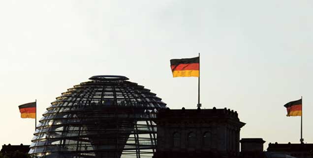 Die Kuppel des Reichstagsgebäudes in Berlin: Der Bundestag hat Angela Merkel am 17. Dezember mit 462 Stimmen mehrheitlich als Kanzlerin wiedergewählt (Foto: pa/Krimmer)