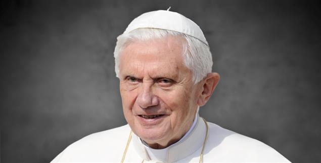»Ein Papst ist nie allein«: Gerade dieses Zitat lässt vermuten, wie allein sich Benedikt XVI. im Amt gefühlt haben mag (Foto: pa/SvenSimon)