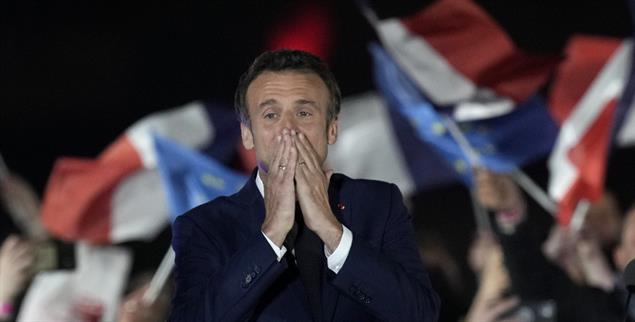 Emmanuel Macron: Erleichterung nach knappem Sieg. (Foto:pa/ap/Christophe Ena)