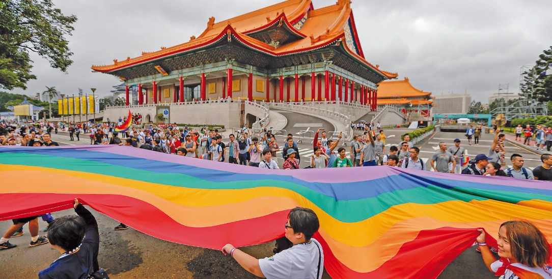 Freie Liebe: Gay-Pride-Parade in Taipeh. Seit 2019 gibt es in Taiwan die Ehe für alle. (Foto: PA/DPA/EPA)  