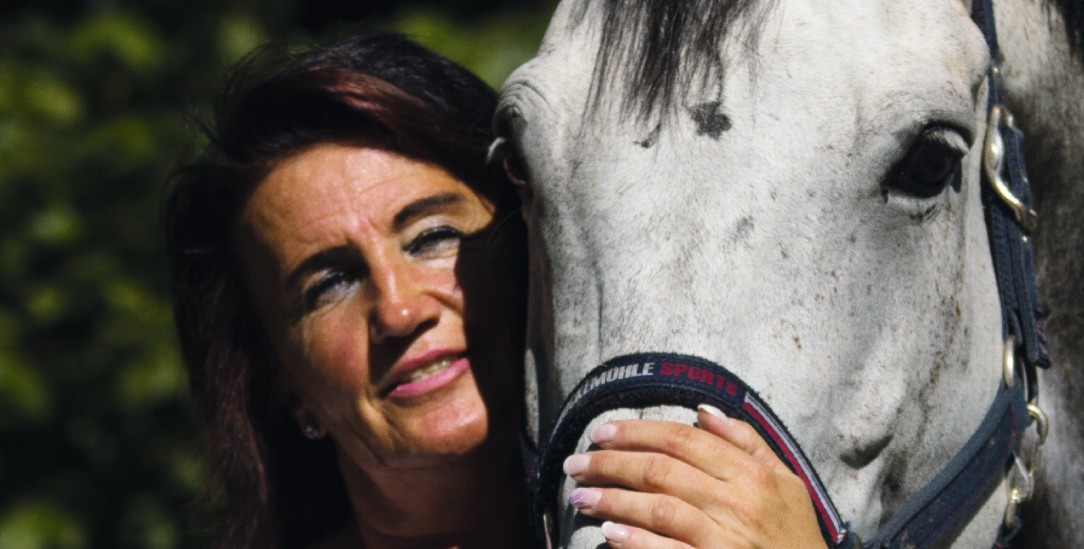 Bewerbungsfoto mit Pferd: Damit hatte Ruth Schulz-Wiemann Erfolg (Foto: Stefan Luettich)