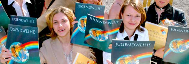 Eigene Wege: Ob Jugendweihe, Trauung am Meeresboden oder Taufe im Fluss, der Kreativität sind keine Grenzen gesetzt, wenn es darum geht, Übergänge im Leben zu feiern (Foto: pa/Lander)