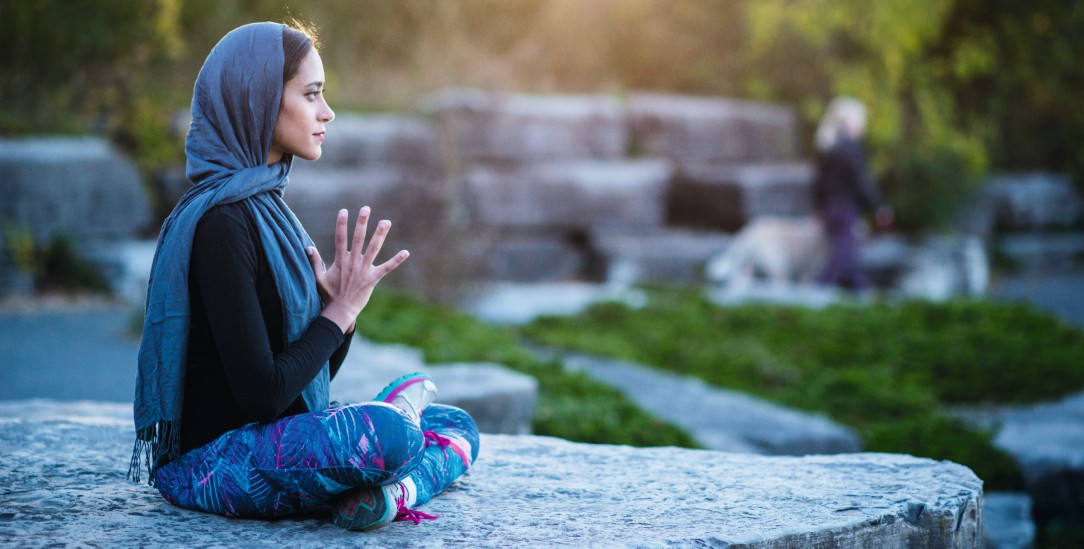 Im Einklang mit sich selbst: Eine spirituelle Praxis kann Menschen helfen, psychisch gesund zu sein (Foto:istockphoto/FatCamera)