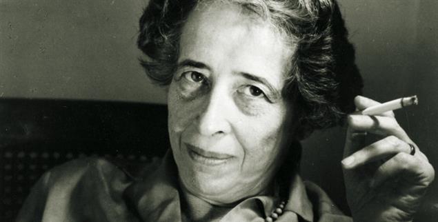 Ikone mit Kippe: Hannah Arendts Markenzeichen war nicht nur die Zigarette, sondern ihr originelles Denken (Foto: pa/Jewish Chronical)