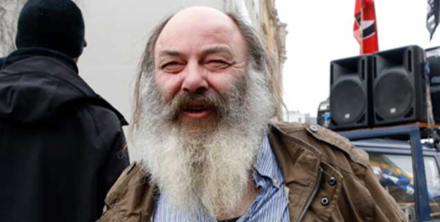 Lothar Koenig engagiert sich weiter gegen Rechtsextremismus: hier beim Mahngang in Dresden gegen die alljährlichen Aufmärsche von Neonazis im Februar dieses Jahres (Foto. pa/Golejewski) Lothar Koenig engagiert sich weiter gegen Rechtsextremismus: hier beim Mahngang in Dresden gegen die alljährlichen Aufmärsche von Neonazis im Februar dieses Jahres (Foto. pa/Golejewski)