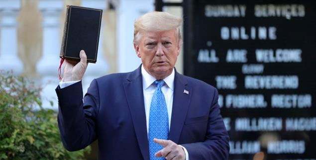 Trumps Zorn und Gottes Wort (Foto: pa/reuters/Brenner) 