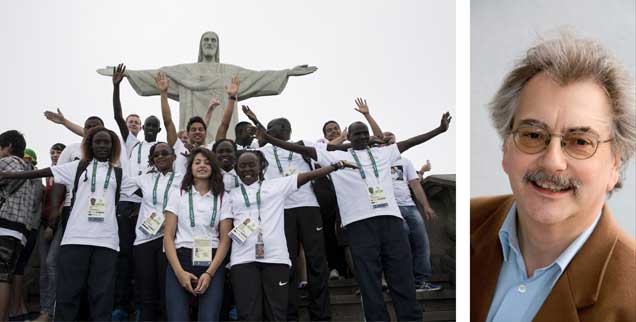 Mitglieder der Flüchtlings-Mannschaft bei der Olympiade in Rio: Fototermin vor der berühmten Christus-Erlöser-Statue. »Eine Provokation für die Nationen, die ihre Grenzen abschotten«, sagt Wolfgang Kessler (rechts). (Foto: PA/AP-Photo/Felipe Dana)