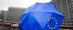 Der dauerhafte Euro-Rettungsschirm soll nicht von den Parlamenten kontrolliert werden dürfen (Foto: dpa/Monasse)