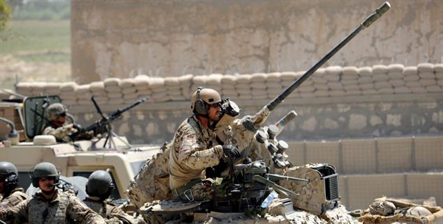 Wertbegriffe wie »Sicherheit« sollen dazu dienen, Militäreinsätze zu rechtfertigen. Ein Beispiel dafür war der Bundeswehreinsatz in Afghanistan. Unser Foto zeigt Soldaten 2011 nahe Kundus (Foto: pa/Maurizio Gambarini)