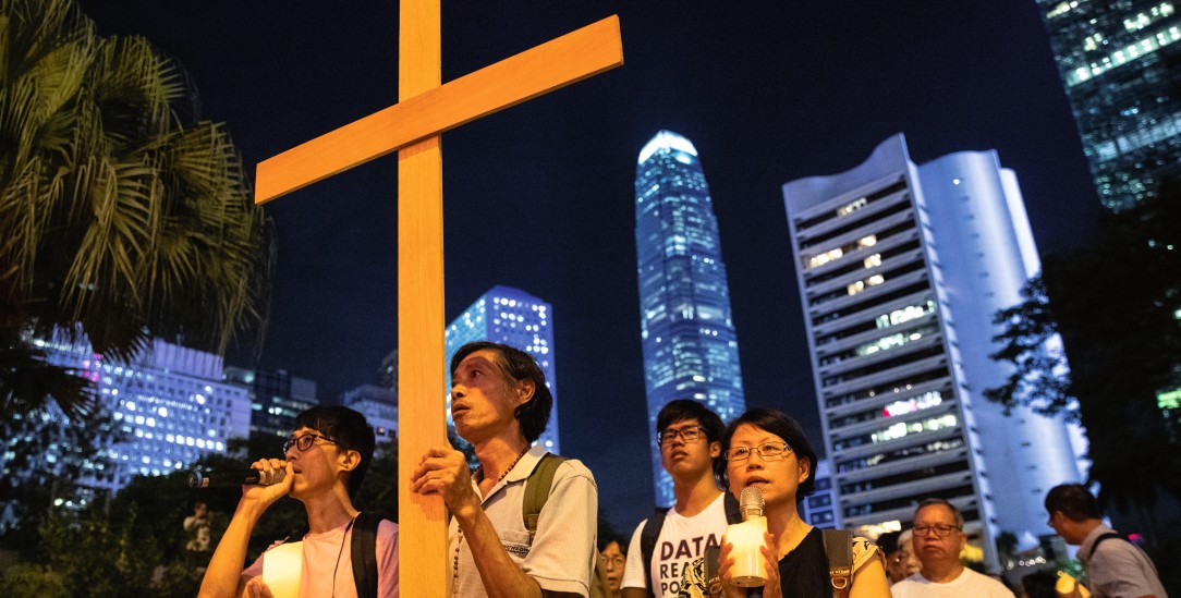 Mit dem Kreuz für Demokratie: Christen in Hongkong (Foto: pa/Reuters/Danish Siddiqui)