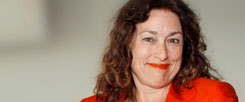 Rot ist ihre Farbe: Monika Griefahn will vor allem eines - gestalten, mittendrin. (Foto: pa/Eventpress/RH)