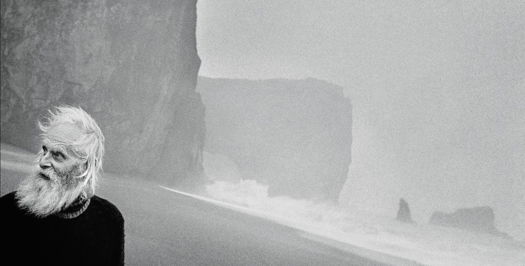 Wie der Norden sich verändert: Vor einem Vierteljahrhundert fotografierte der Isländer Ragnar Axelsson diesen Bauern (Foto: © Ragnar Alexsson / Farmer Guðjon Þortseinsson, Mýrdalur, Iceland 1995)