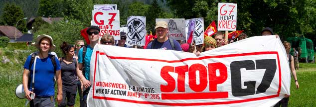 Gegner des G-7-Gipfels beim Bahnhof in Garmisch-Partenkirchen: Der Protest war vielfältig, auf einer Großdemonstration protestierten bis zu 40 000 Menschen friedlich gegen das geplante Freihandelsabkommen TTIP und eine neoliberale Handelspolitik. (Foto: pa/Golejewski)