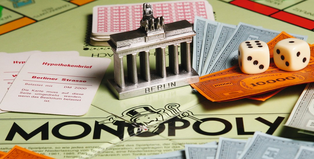 Monopoly der Gegenwart: Wer Wohnraum in einer Großstadt vermieten kann, darf sich über gute Rendite freuen (Foto: pa/Stache)
