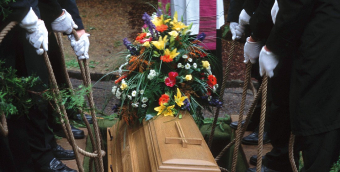 Immer mehr Katholiken entscheiden sich gegen ein kirchliches Begräbnis (Foto: imago/Rupert Oberhäuser)