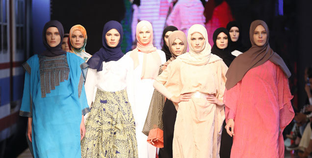 Ein neues Selbstbewusstsein: Immer mehr muslimische Designerinnen haben Erfolg mit farbenfroher Mode, die verhüllt (Foto: Said)