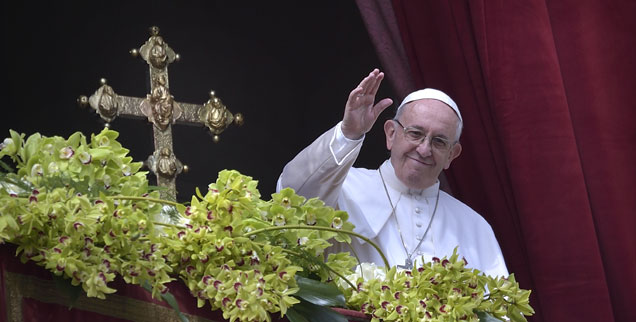 Der Pontifex, einfach anders als seine konservativen Kritiker ihn gerne hätten: Franziskus bringt viel Frühling in die Kirche. (Foto: pa/Stefano Spaziani)