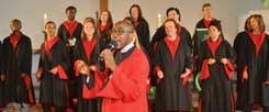 Musik verbindet: Gospelgottesdienste sind ein typisches Element freikirchlicher Gläubigkeit, das Menschen anderer Kirchen anzieht. (Foto: www.afrikanischeszentrum.de)