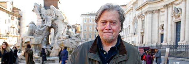 Nationalpopulist Steve Bannon: Häufig in Rom, im März 2018 posiert er auf der Piazza Navona. (pa/REUTERS/Tony Gentile)

