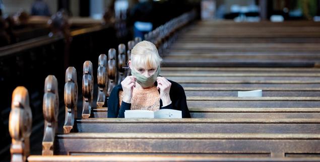 Leere Kirchen: Während der Pandemie blieben viele Menschen dem Gottesdienst fern, nur wenige sind zurückgekommen (Foto: pa/Christoph Soeder)