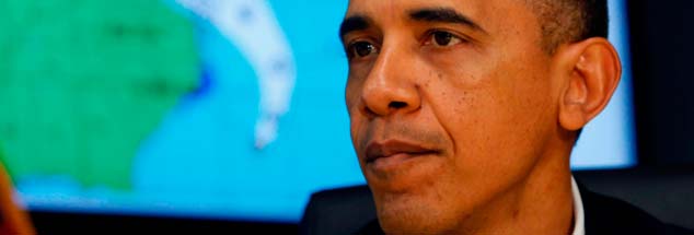 Barack Obama vor der Wetterkarte: Während des Wahlkampfs bremste Hurrikan Sandy - im Hintergrund auf dem Weg zur Ostküste der USA - den amtierenden Präsidenten zeitweise aus. Zieht er daraus Lehren? (Foto: pa/epa/Dennis Brack)