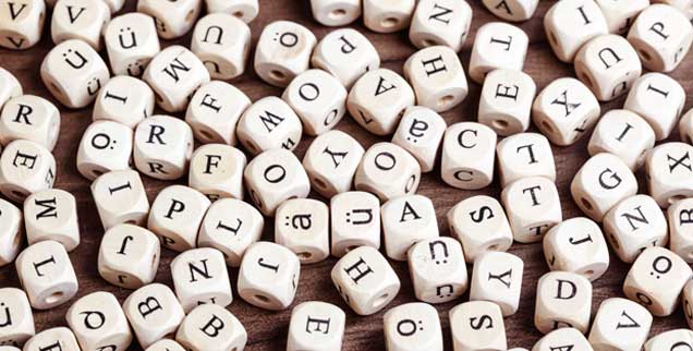 Beim Scrabble lernt man, welche Vokabeln einem die Gegenspieler voraus haben: Für CSUler ein tolles Gesellschaftsspiel. (Foto: thinkstock/gettyimages/MichaelJay)