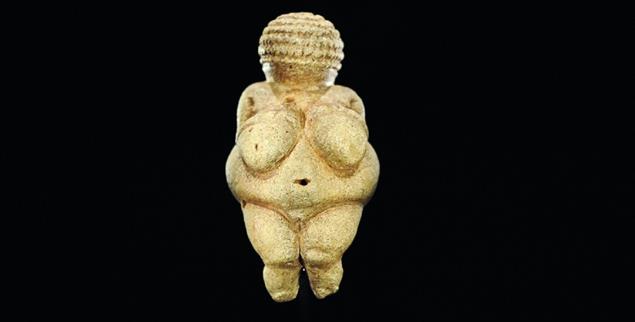 Weiblich: Die »Venus von Willendorf« ist etwa 30 000 Jahre alt (Foto: pa/Neubauer)