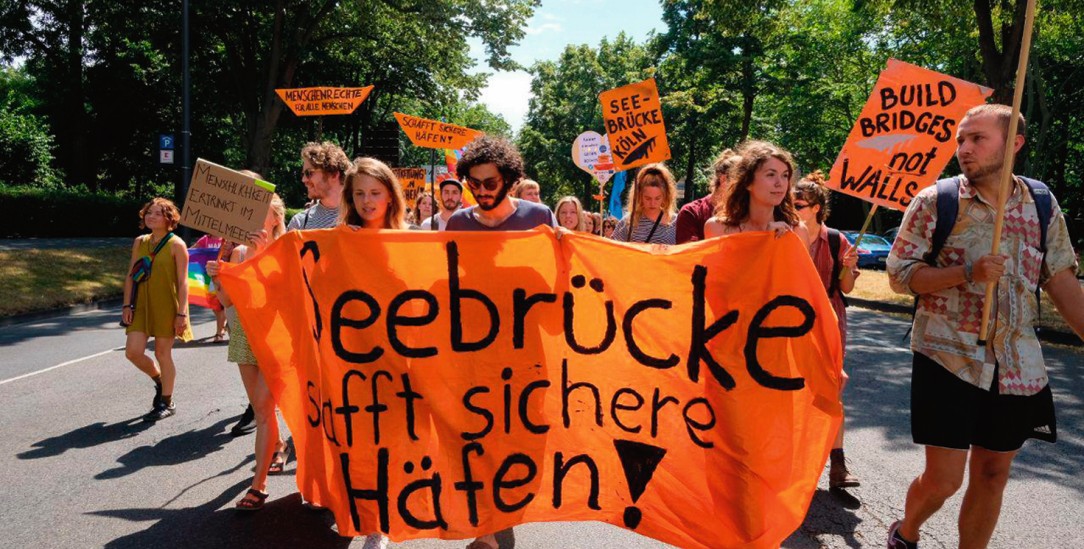 Städtebündnis für Flüchtlinge: In 120 Kommunen in Deutschland setzen sich, wie hier in Köln, engagierte Bürger für Menschen ein, die aus Seenot gerettet wurden(Foto: Seebrücke Köln)