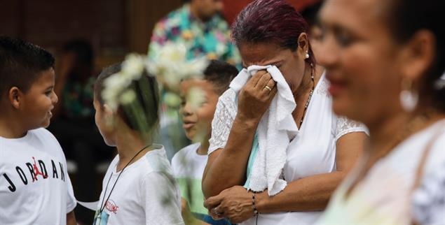 Wahrheiten, die weh tun: Eine Frau betrauert die Opfer des Bürgerkriegs im kolumbianischen Cerro Burgos . (Foto: PA/AA/Juancho Torres)