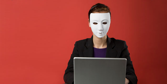 Gesicht zeigen: In vielen Internet-Foren sind anonyme Kommentare nicht mehr erwünscht (Foto: Olson/Fotolia)