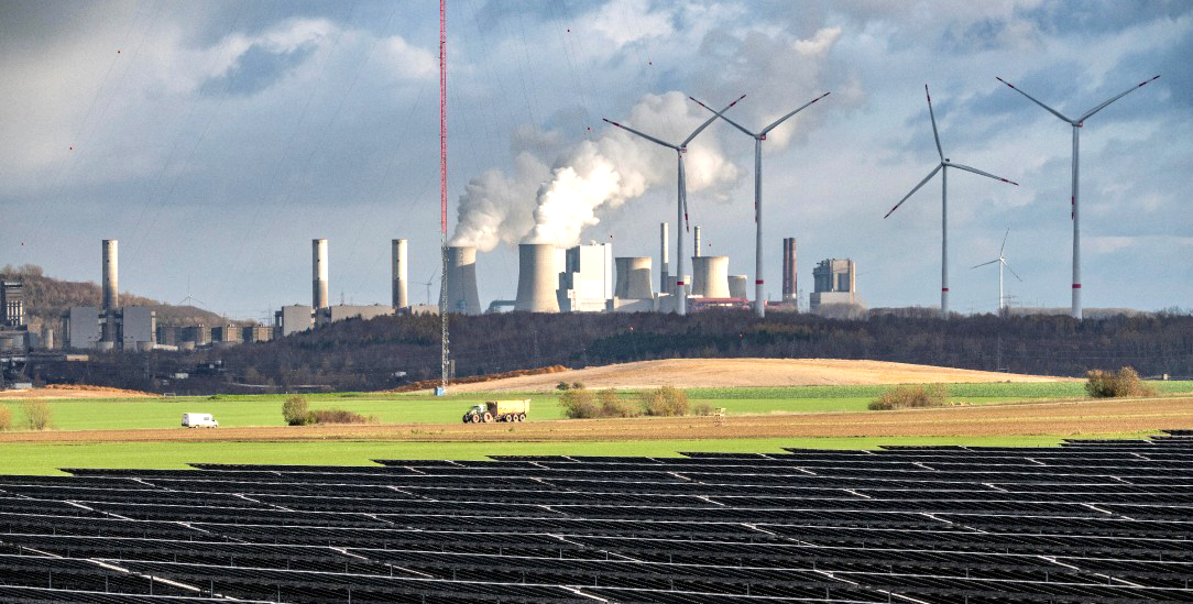 Fossile Energie oder Erneuerbare? Die Richtung der Bundesregierung ist klar. (Foto: PA/Jochen Tack)