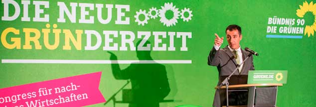 Wo geht es lang? Cem Özdemir, Parteivorsitzender von Bündnis 90/Die Grünen, hielt eine Rede zum Auftakt des Wirtschaftskongresses der Grünen »Die neue Gründerzeit« in Mainz (Foto: Torsten Silz/gruene.de)