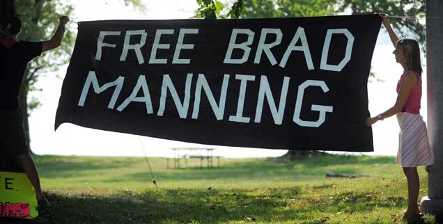 Bradley Manning ist nicht allein: Seine Unterstützer in den USA haben sich gut organisiert. Und sie beobachten die Anhörung genau, die am 16. Dezember 2011 begonnen hat. (Foto: pa/ Riecken)