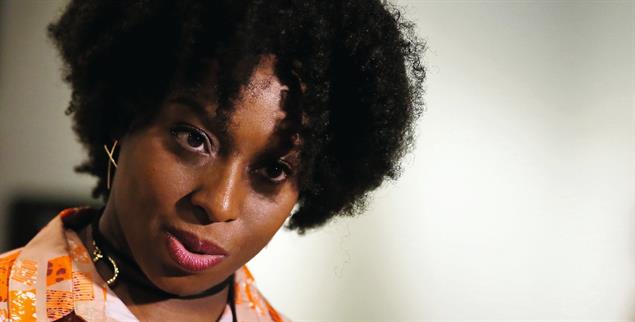 »Das Problem mit Klischees ist nicht, dass sie unwahr sind, sondern dass sie unvollständig sind«, sagt die nigerianische Autorin Chimamanda Ngozi Adichie (Foto: pa/Garrido)