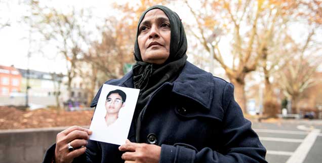 Saeeda Khatoon in Dortmund: "An jenem schrecklichen Tag stand ich vor der Haustür und wartete auf meinen 18 Jahre alten Sohn. Doch er kam nicht." (Foto: pa/Thissen)