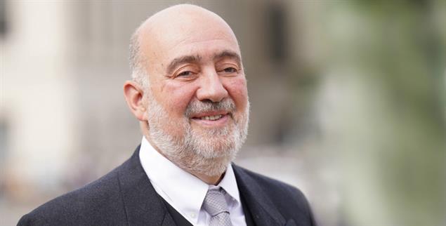 Seine erste Rede hielt Israels neuer Botschafter, Ron Prosor, auf dem Berliner Bebelplatz. (Foto: IMAGO/Bernd Elmenthaler)