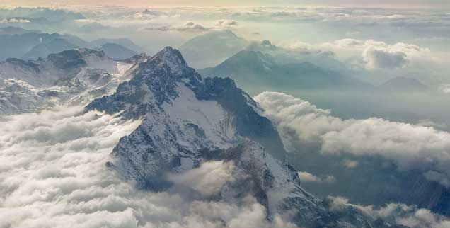 Der Himmel ist anders, oben in den Bergen. (Foto: photocase/fritzoskar)