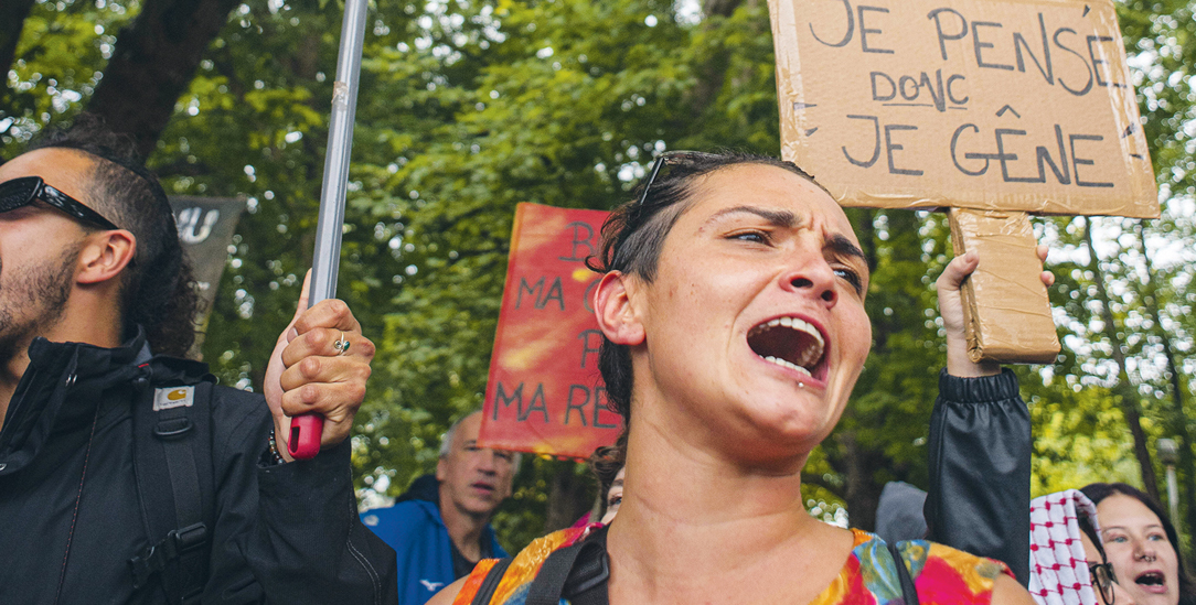 Protest in Bayonne: Vor allem junge Franzosen lehnen die Sparpläne der Regierung ab. (Foto: PA / SIPA / Antonin Louis) 