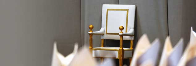 Wer sollte künftig auf diesem päpstlichen Stuhl sitzen? Der Theologe Hermann Häring plädiert für ein Moratorium von zwei Jahren: »Unter den aktuellen Bedingungen führt die Papstwahl zu keinem legitimen Ergebnis.« (Foto: Bianchi/Reuters)
 