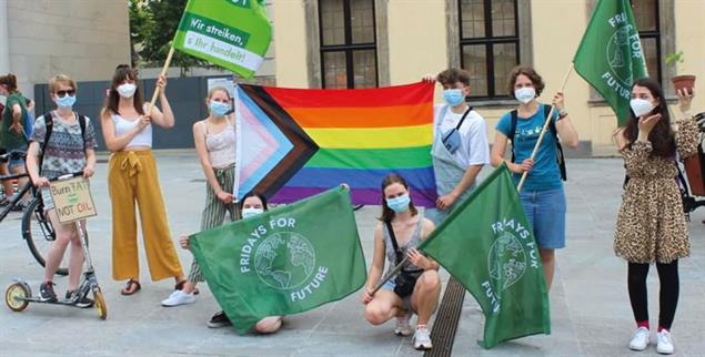 Fürs Klima und für Gerechtigkeit: Fridays-for-Future-Demo in Fulda für die Verkehrswende – mit Regenbogenfahne. (Foto: Fridays for Future Fulda)