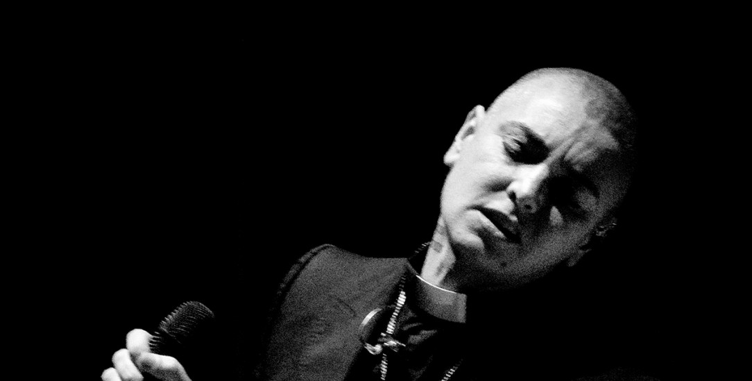 Sinéad O’Connor, geboren am 8. Dezember 1966 in Dublin, gestorben am 26. Juli 2023 in London, war scharfe Kritikerin der katholischen Kirche, nahm aber Spiritualität sehr ernst (Foto: PA/Igor Vidyashev)