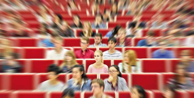 Bildung: Was ist das eigentlich genau? Darüber streiten Hochschulprofessoren nicht erst seit dem Bologna-Prozess. (Foto: pa/Woitas)