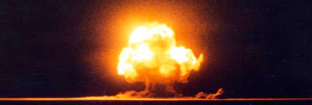 Erster Atombombentest in den USA im Jahr 1945: Seither stand die Welt mehrfach am Rande eines atomaren Krieges,  Friedensforscher Wolfgang Sternstein fordert daher mehr Engagement für eine kontrollierte atomare Abrüstung (Foto: pa/akg-images)

