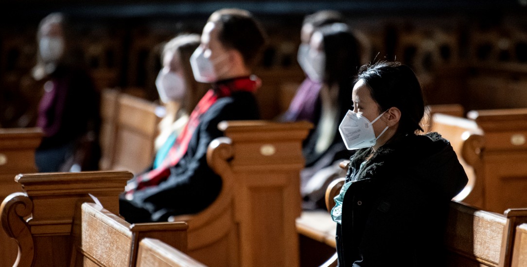 Nur mit 2-G-Plus auf der Kirchenbank? Weihnachten stellt die Kirchen vor harte Entscheidungen (Foto: PA/DPA/Fabian Sommer)