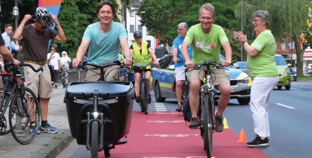  Roter Teppich für Radfahrer: Eine Aktion, um für den Radentscheid in Aachen zu werben (Foto: Radentscheid Aachen)