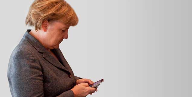 Angela Merkel, immer up to date in Sachen »neue Medien«: Nützt ihr das im Dialog mit dem Bürger? (Foto: pa/Kappeler)