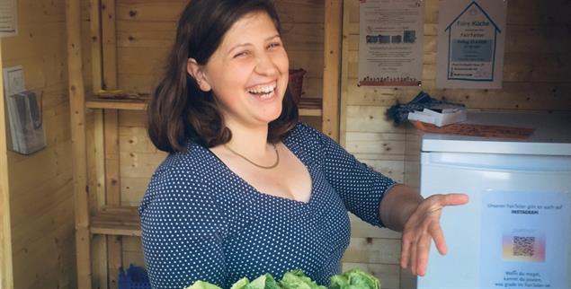 Clevere Kombination: Das gerettete Gemüse kommt mit einem Lastenrad auf den Kirchplatz, wo es kostenlos verteilt wird, erzählt Maria Karnagel. (Foto: Privat)