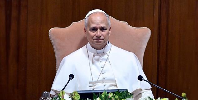 Künstliche Intelligenz muss dem Menschen dienen, sagt Papst Leo XIV., hier bei der Vorstellung der Sozialenzyklika »Magnifica Humanitas« (Foto: pa/ANSA/Mauricio Brambatti)