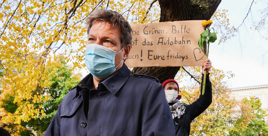 Aktivistin übt Kritik an Grünen-Chef Robert Habeck (Foto: PA/DPA/Annette Riedl) 